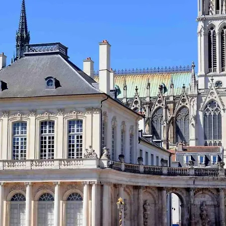Apartamento Le Duplex De Barres Aux Portes De La Place Stanislas Nancy